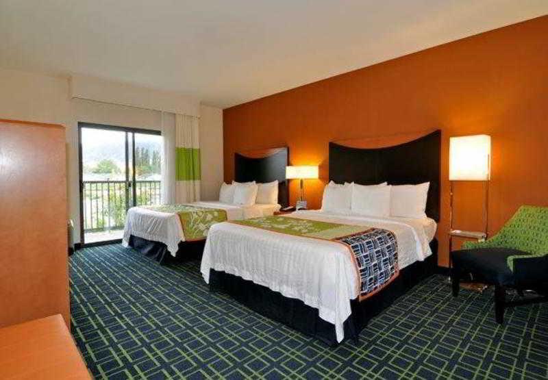 Hotel Fairfield & Tehachapi